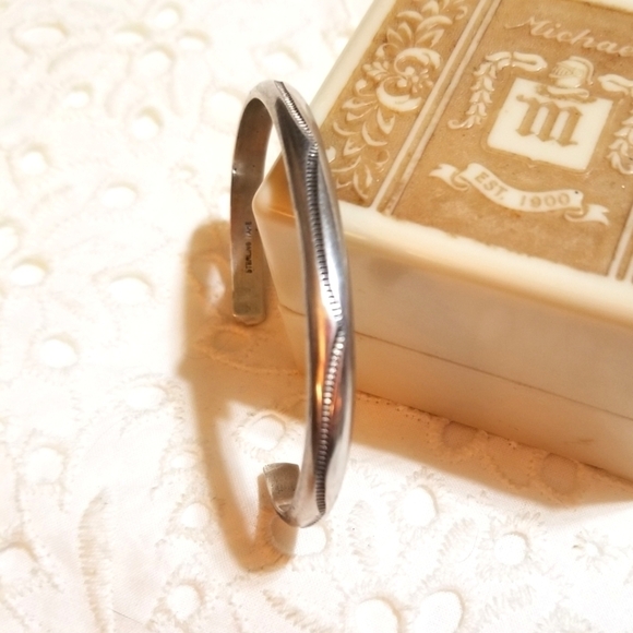 Navajo TAHE Vintage Sterling Wave Pattern Cuff Bracelet - Picture 5 of 8